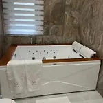 Musa Luxury Bed & Breakfast *